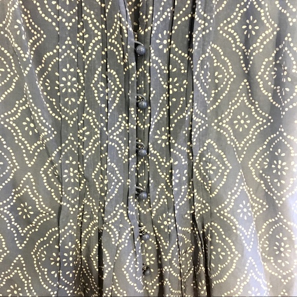 🔴CLEARANCE🔴 6 buttons Blouse - Picture 3 of 3